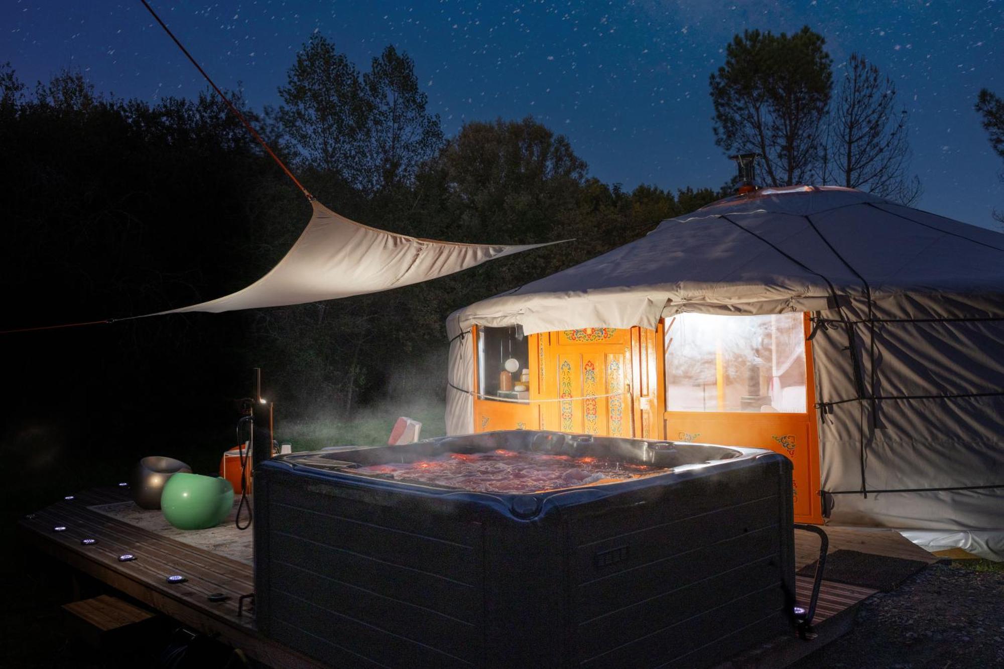 L Ost In Sensations -Hebergements Insolites Et Suites De Luxe Spa Sauna Piscine Foret Marcenais Exterior photo